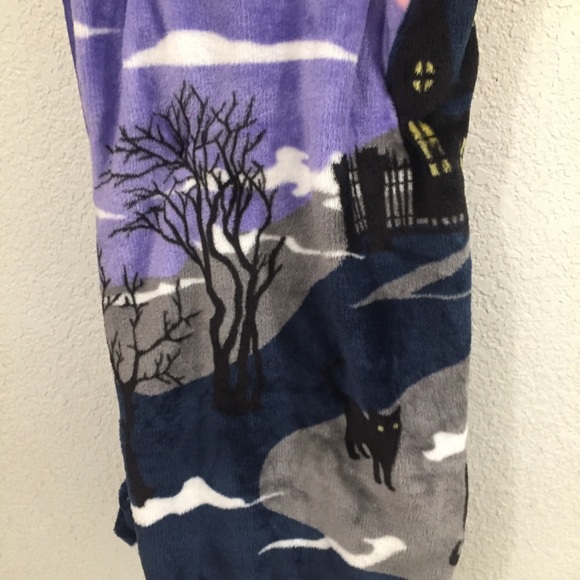 Super soft Halloween 🎃 blanket - Picture 5 of 5